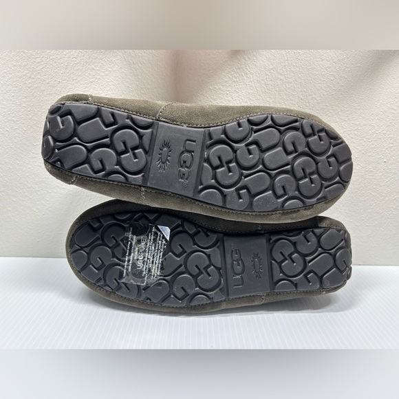 UGG MEN'S ASCOT GRAY SUEDE‎ SLIPPER US SIZE 8 NWOT - Picture 9 of 9